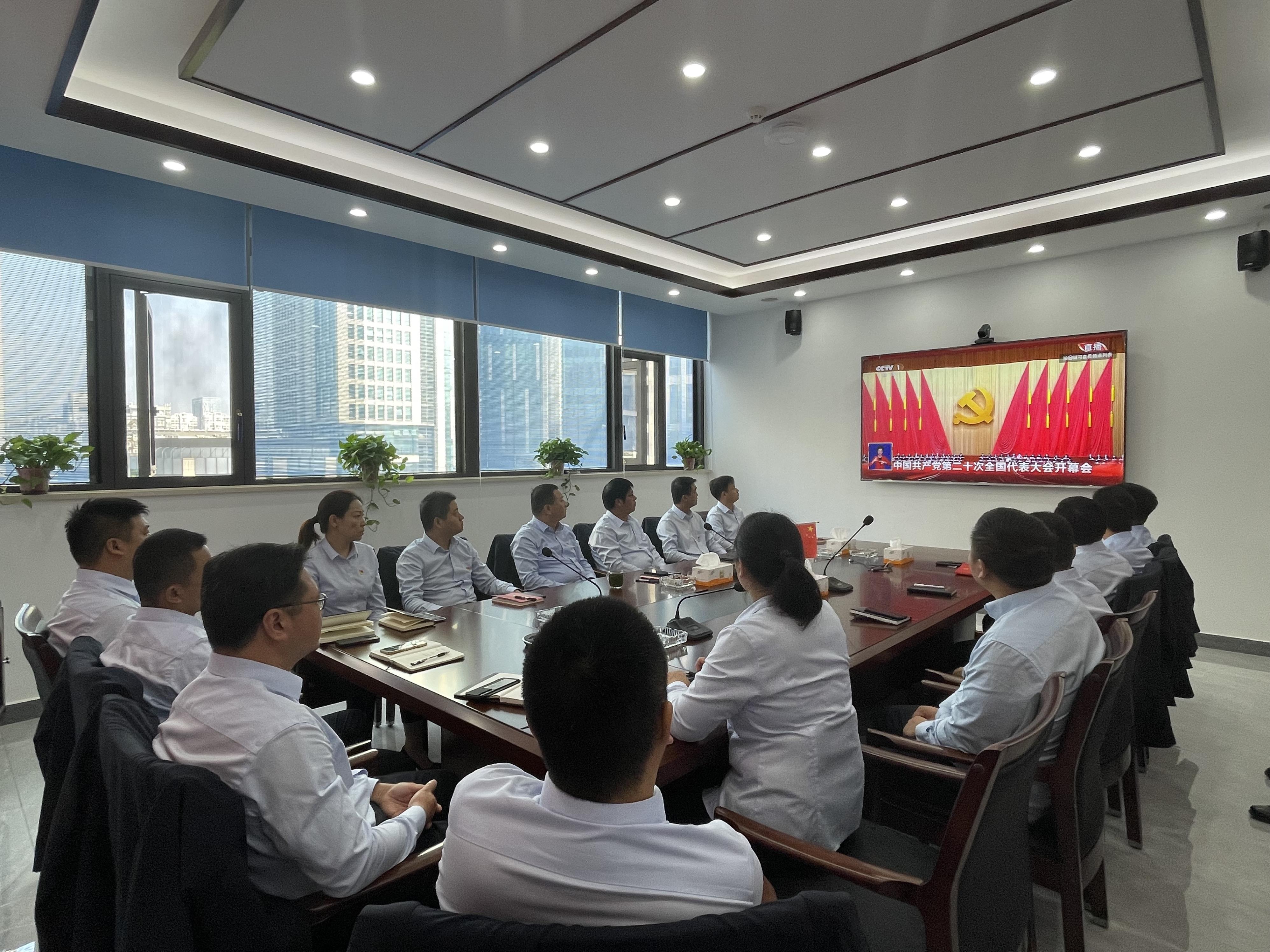 圖1-3、第二分公司收看二十大開幕會(huì).jpg