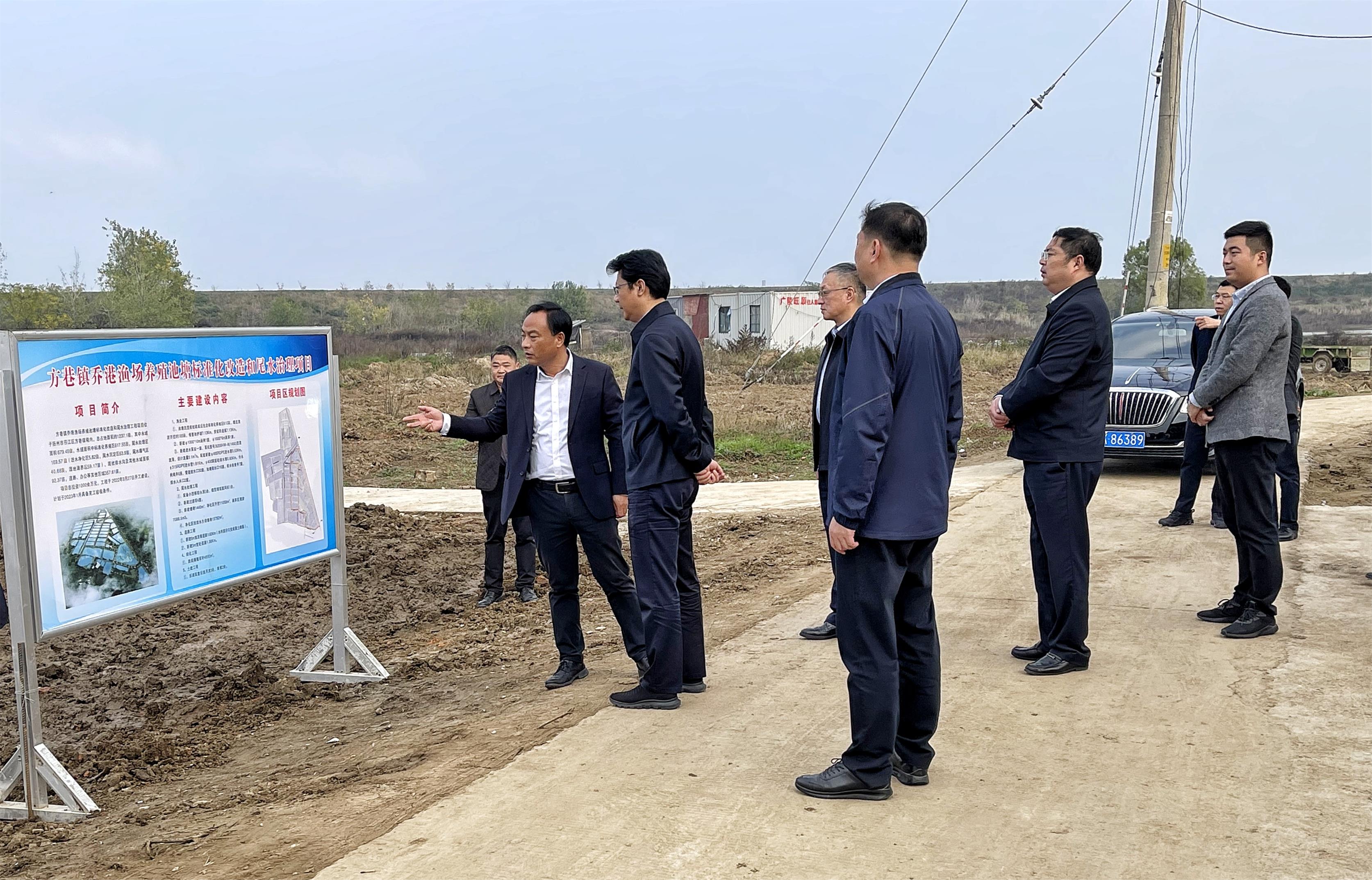 圖1-3、王進(jìn)健市長視察方巷水利項(xiàng)目.jpg
