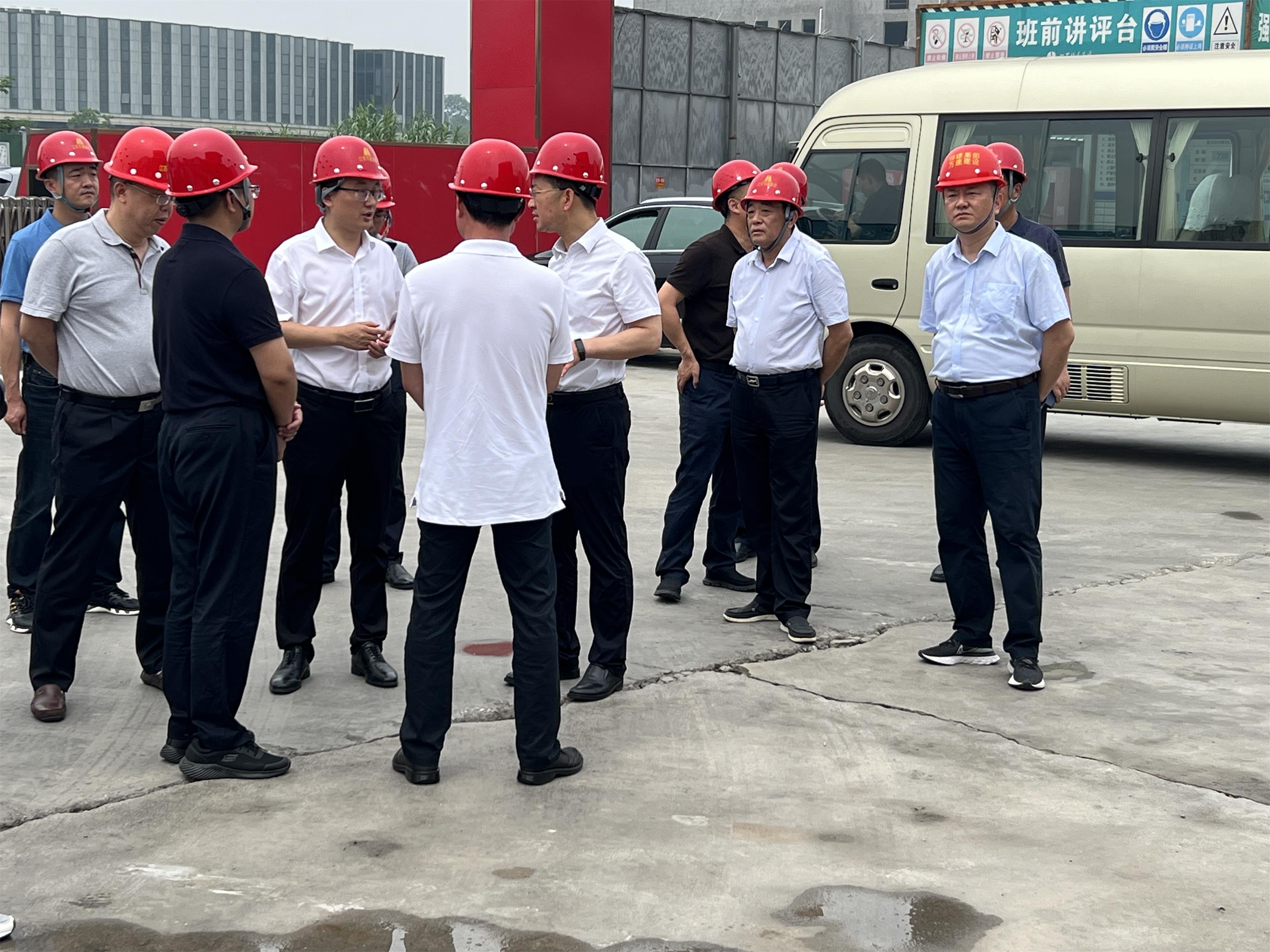 圖1-1、張新鋼書記節(jié)日安全生產(chǎn)大檢查.jpg